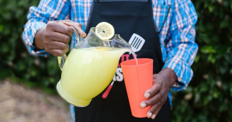 The Secret to Better Lemonade Is Grilling Your Lemons - Featured image