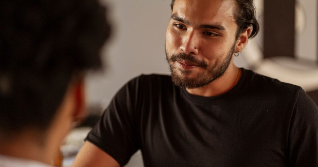 10 Everyday Things Chronically Insecure Men Do Without Realizing It - Featured image