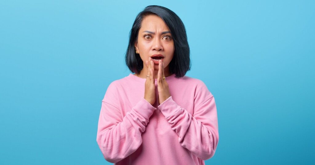 10 Types of Women You Should Think Twice About Trusting - Featured image